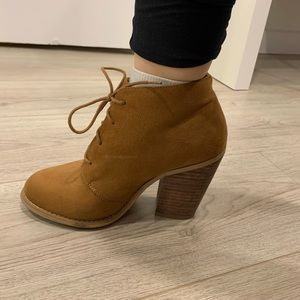 CALL IT SPRING high heel ankle boots 8.5 US